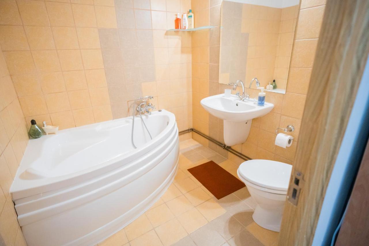 Rustic & Spacious 3Br Apartment 부쿠레슈티 외부 사진